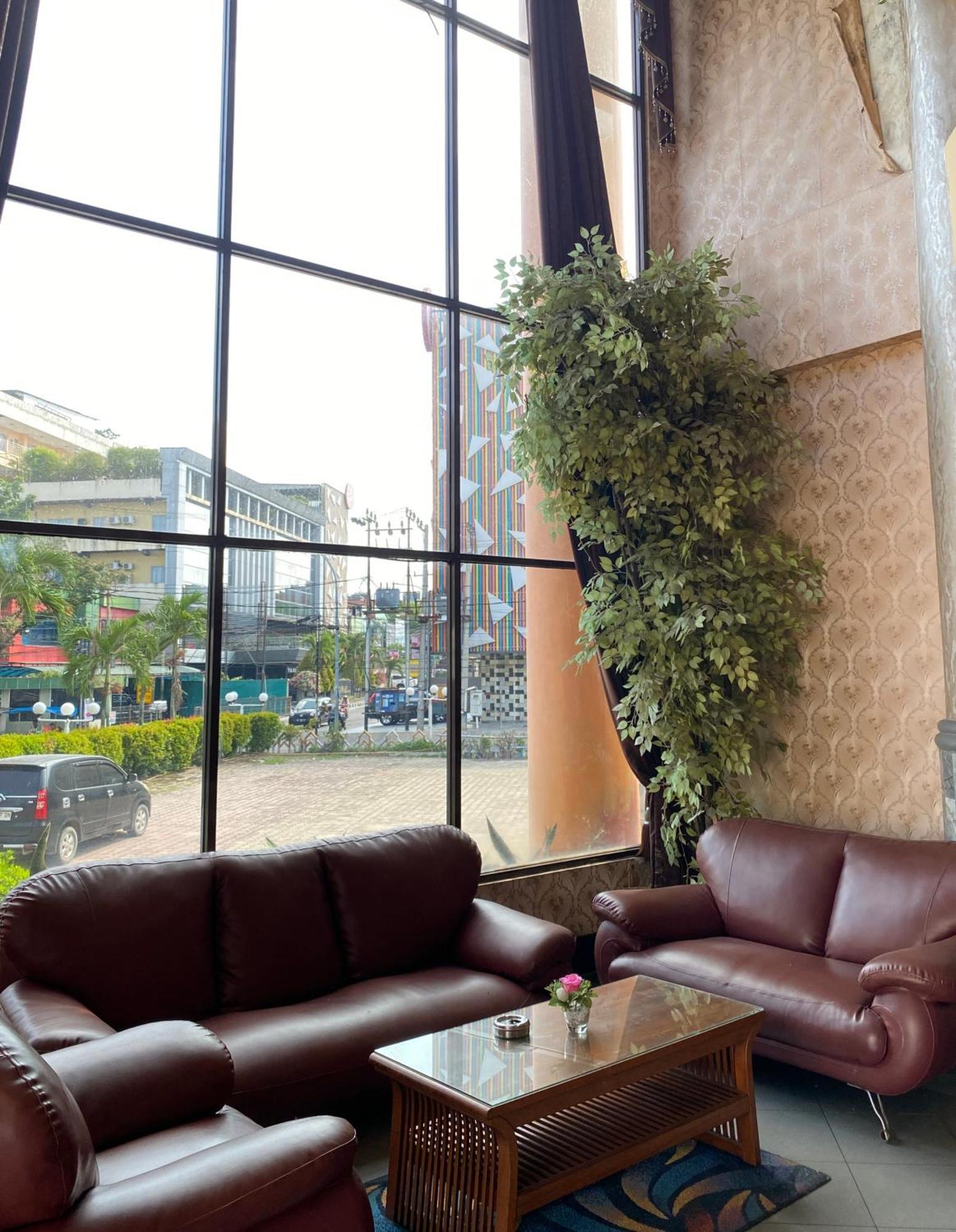 Mas Graha Hotel Pekanbaru Eksteriør billede